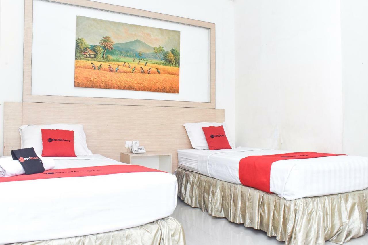 Reddoorz Plus Near Sultan Hasanuddin Airport Macasar Exterior foto