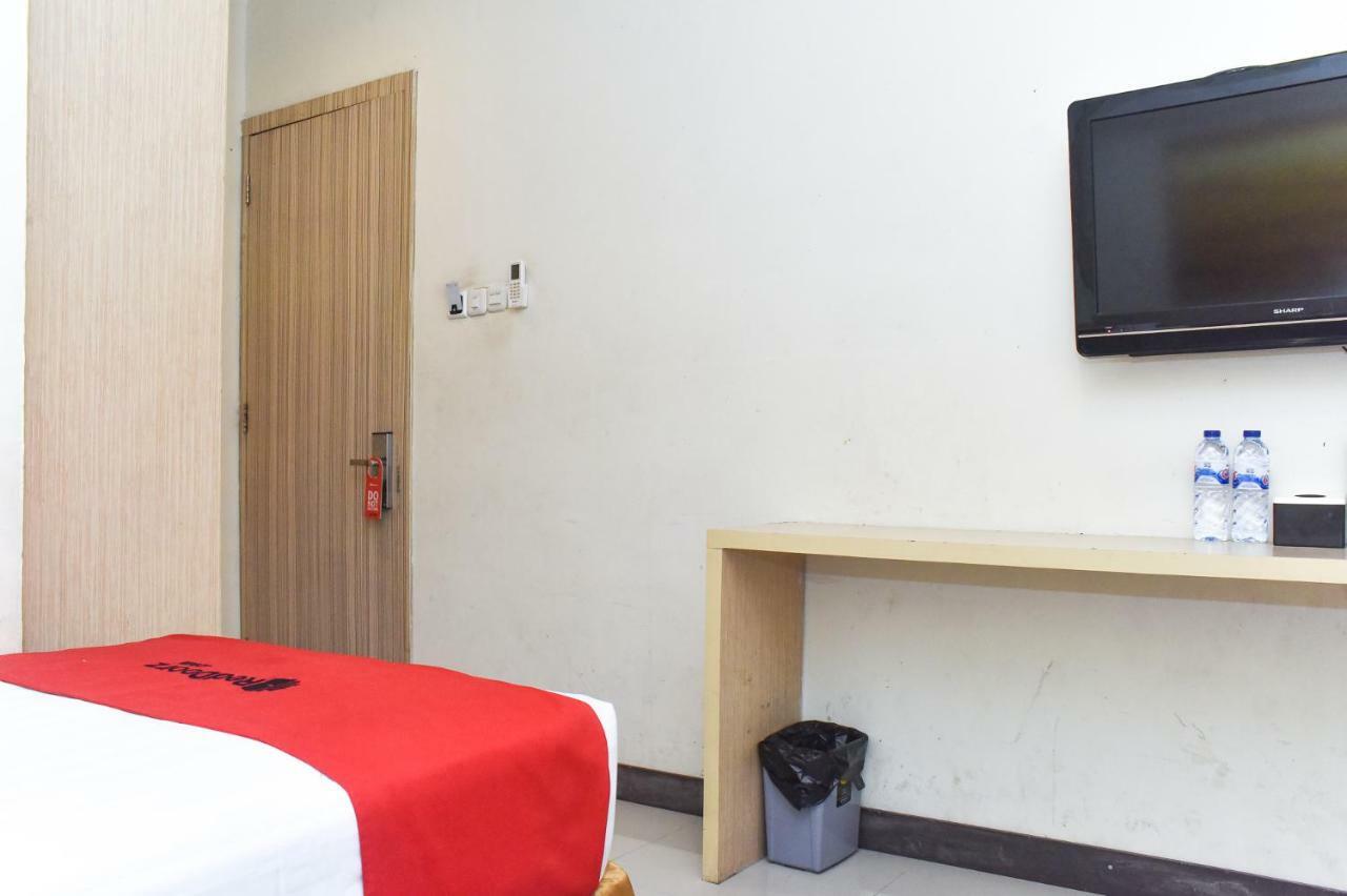 Reddoorz Plus Near Sultan Hasanuddin Airport Macasar Exterior foto