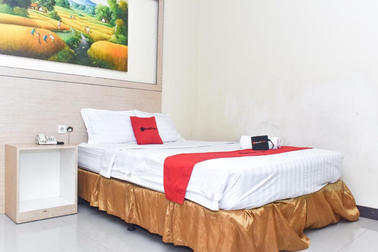 Reddoorz Plus Near Sultan Hasanuddin Airport Macasar Exterior foto