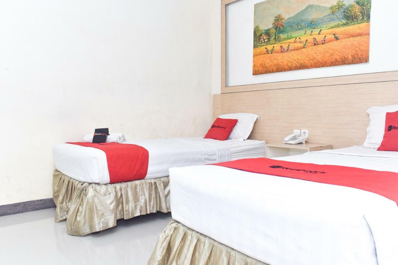 Reddoorz Plus Near Sultan Hasanuddin Airport Macasar Exterior foto