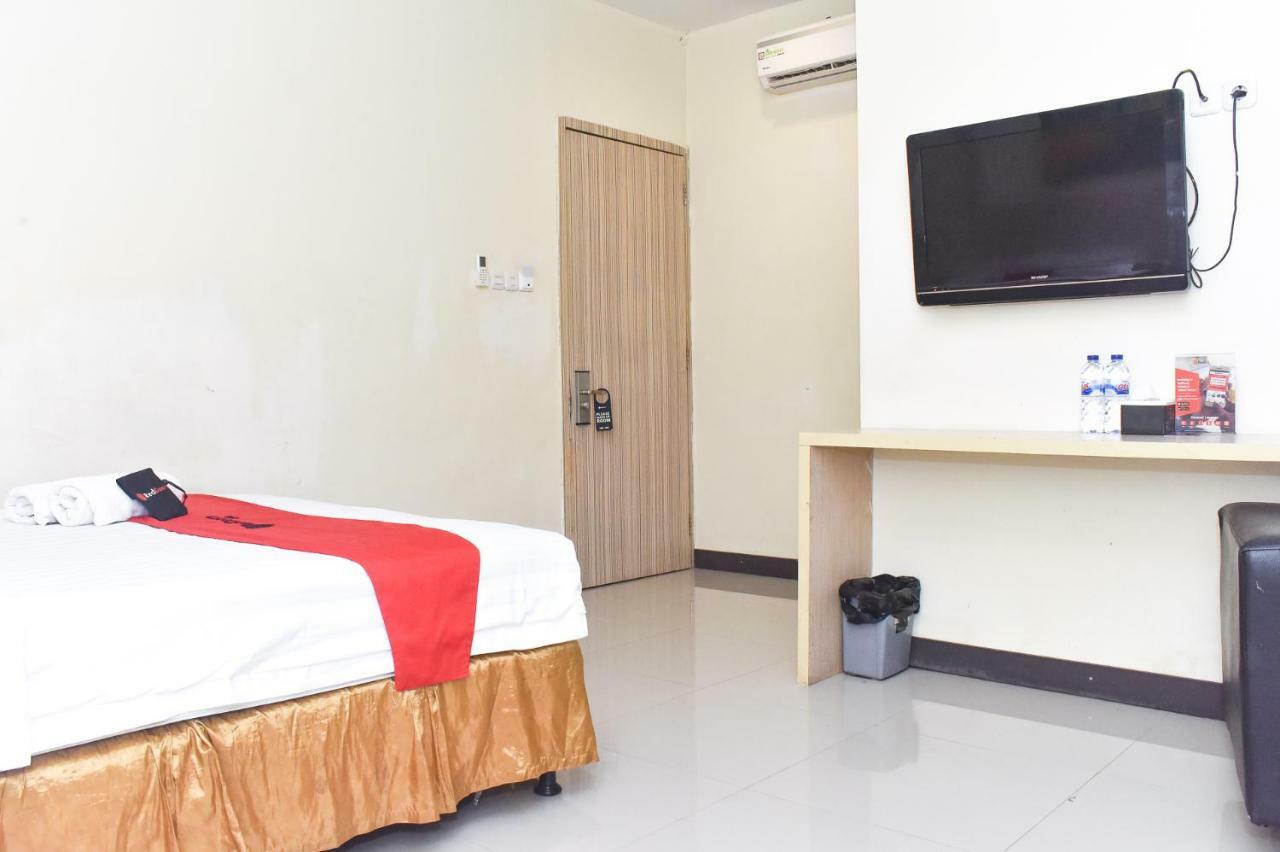 Reddoorz Plus Near Sultan Hasanuddin Airport Macasar Exterior foto