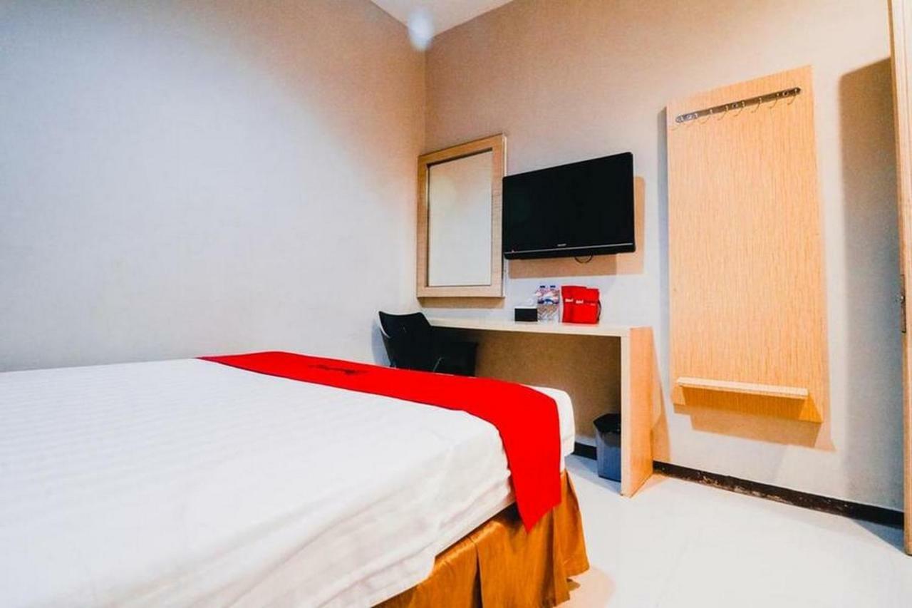 Reddoorz Plus Near Sultan Hasanuddin Airport Macasar Exterior foto